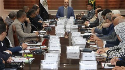 محافظ القليوبية يبحث تحويل 