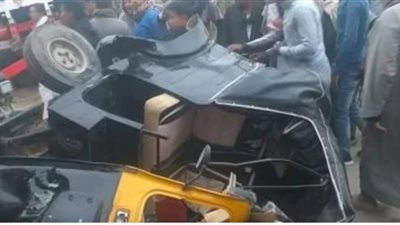 مصرع شخص وإصابة 2 في تصادم سيارة وتوك توك بأسيوط