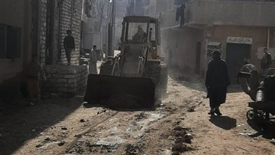 متابعة القوافل العلاجية وتمهيد الشوارع والطرق وحملات تموينية ببني سويف