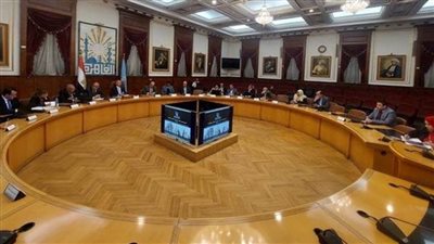 محافظ القاهرة يناقش تنفيذ المرحلة الثالثة لتطوير القاهرة الخديوية