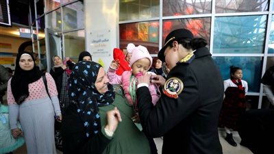 رجال الشرطة يواصلون مشاركة المواطنين الاحتفال بالذكرى الـ73 لعيد الشرطة بمختلف محافظات الجمهورية