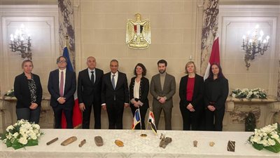 وزير الخارجية يحضر مراسم استرداد قطع أثرية مصرية بمقر السفارة المصرية في باريس