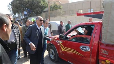 محافظ المنيا يقود حملة مرورية مفاجئة على طريق القاهرة - أسوان الزراعي ويضبط سيارات مخالفة