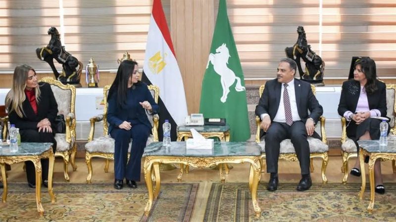 محافظ الشرقية يستقبل