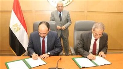 وزير الكهرباء ، يشهد توقيع بروتوكول تركيب العدادات الجديدة فى دور العبادة