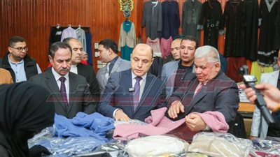 افتتاح معرض شتاء دافئ لدعم الطلاب الأولى بالرعاية وأسرهم مجانًا