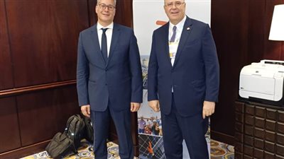 وزير البترول والثروة المعدنية يلتقي الرئيس التنفيذي لشركة توتال إنرجيز الفرنسية 