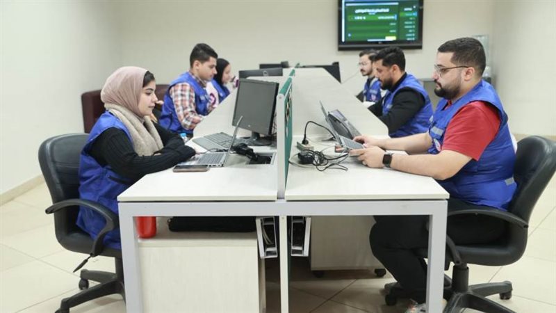 خلال تلقي مكالمات