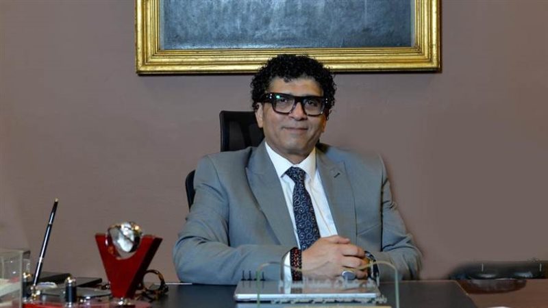 الدكتور علاء عبد