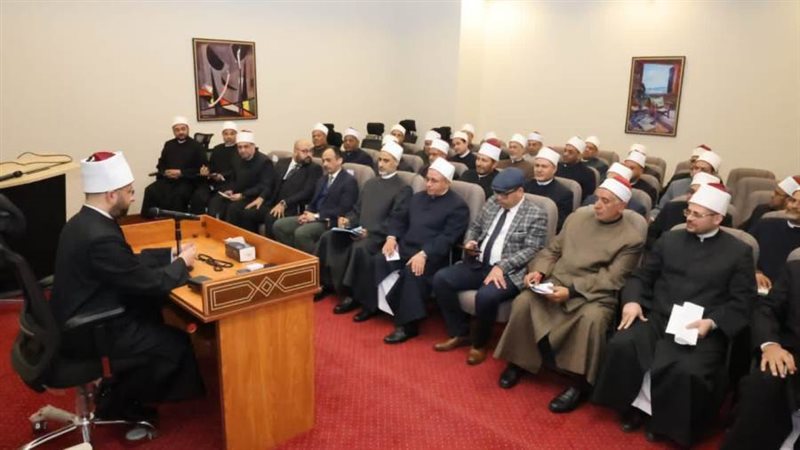 وزير الأوقاف خلال