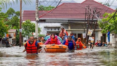 ارتفاع حصيلة ضحايا الفيضانات في إندونيسيا إلى 1030 قتيلًا و206 مفقودين