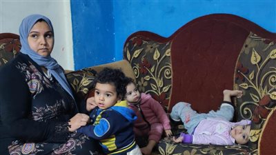 مأساة إنسانية في الإسماعيلية.. أم لـ5 توائم تناشد المحافظ توفير سكن آدمي