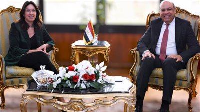  وزير الطيران المدني يبحث مع مسؤولي شركة مطارات أبوظبي سُبل التعاون المشترك