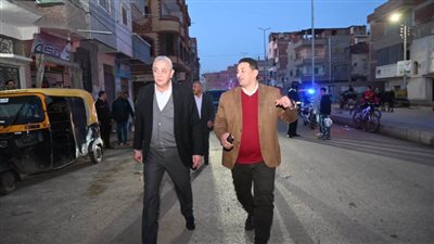 بالصور.. محافظ الغربية يراجع أعمال الرصف ويوجه بتغطية بلاعات الصرف فى بسيون