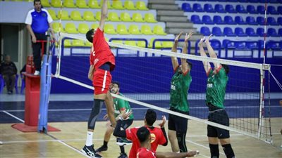 رجال طائرة الأهلي يفوز على سبورتنج في دوري المرتبط