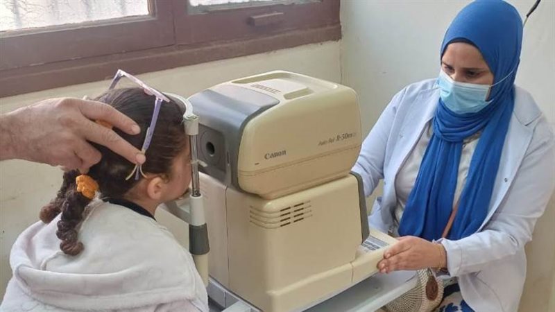 الكشف على طالبة