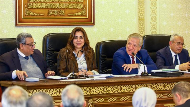 خلا مشاركة وزيرة