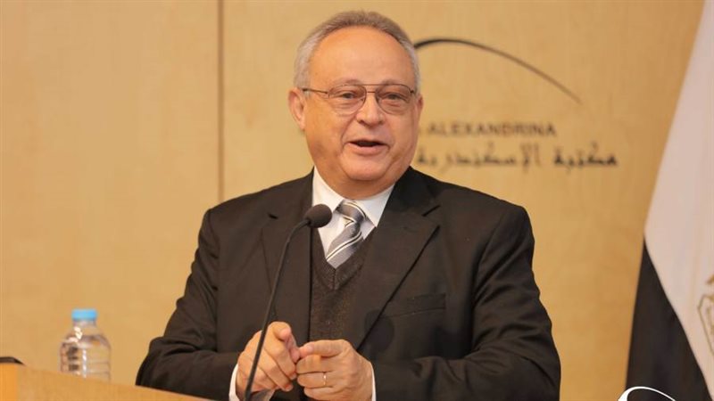 د. احمد زايد مدير