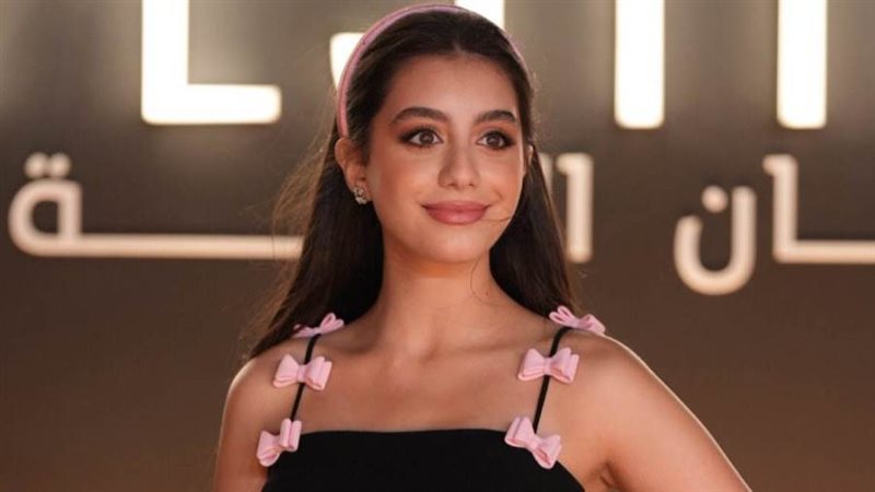 الفنانة الشابة ياسمينا