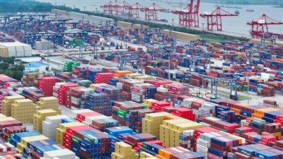 تراجع واردات لوس أنجلوس 11.5% في نوفمبر مع تزايد تأثير الرسوم الجمركية