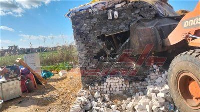 استمرار الحملات والتعامل الفوري مع أي مخالفة وإزالتها في المهد بكفر الشيخ 