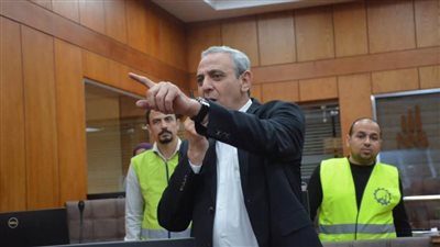  بالصور.. محافظ الغربية يتابع من داخل مركز الطوارئ إزالة التعديات من جذورها
