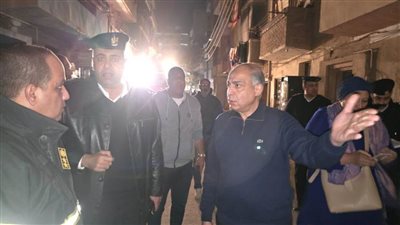إصابة 3 أشخاص.. محافظ المنيا يتوجه فورًا إلى موقع انهيار منزل بحي غرب مدينة المنيا.. صور