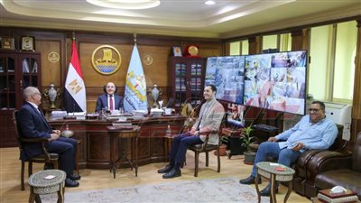 بحث إنشاء منافذ توزيع للأسماك بأسعار مخفضة مع الشركة الوطنية للثروة السمكية