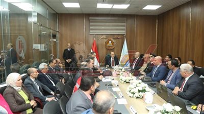 محافظ كفر الشيخ يعلن إغلاق صناديق الاقتراع في اليوم الأول لجولة الإعادة