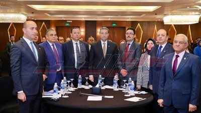 رئيس جامعة كفر الشيخ يشارك في مؤتمر يستعرض أهم التجارب العالمية بمجال التعليم