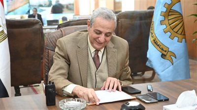 بالصور.. محافظ الغربية يتابع من مركز الطوارئ ثاني أيام جولة الإعادة لمجلس النواب