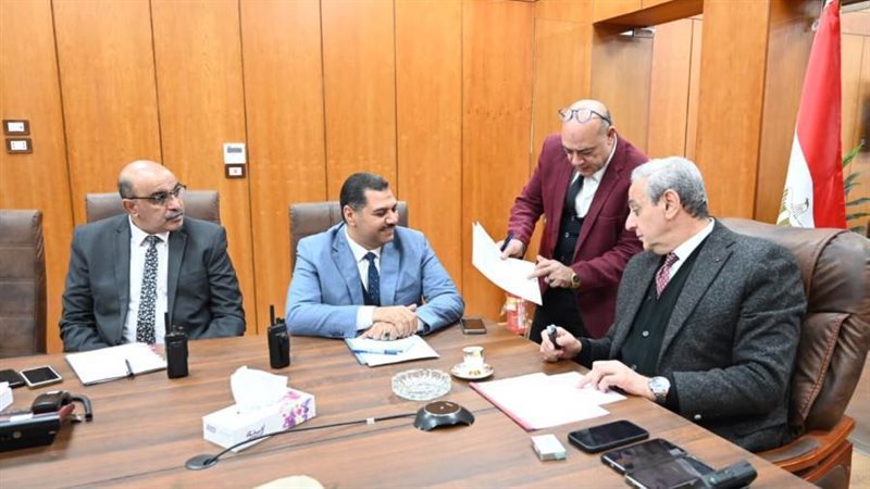 محافظ الغربية داخل