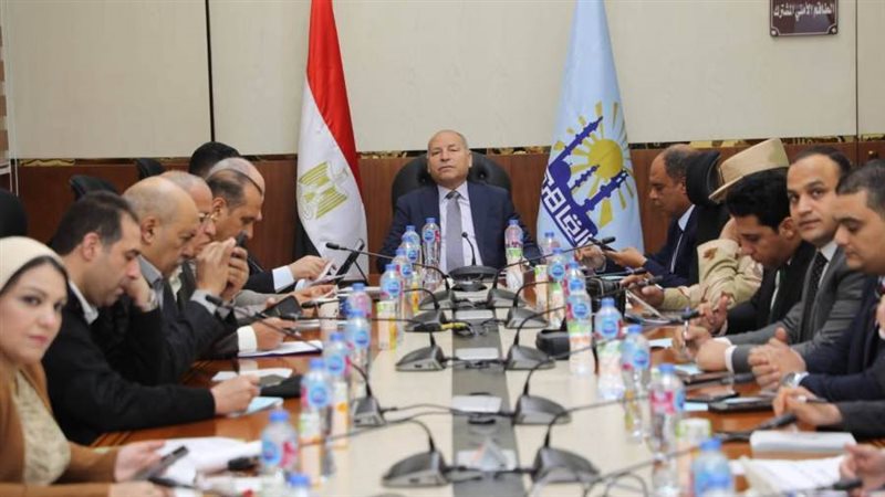 محافظ القاهرة خلال