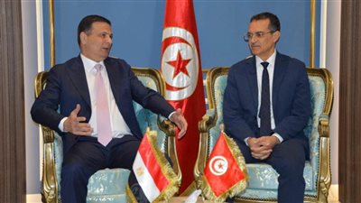 وزير الزراعة يتفقد مقر مرصد الصحراء والساحل بتونس