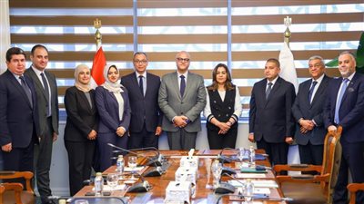 وزيرة التنمية ومحافظ القليوبية يشهدان توقيع عقد لتأجير مجزر شبرا الخيمة