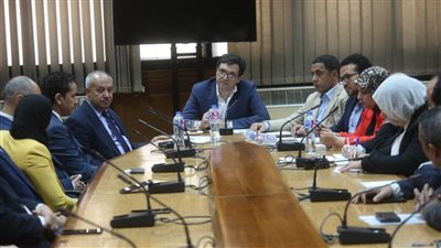 وزير الثقافة يجتمع بقيادات دار الكتب والوثائق القومية لمتابعة سير العمل