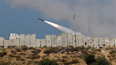 الجيش الإسرائيلي يقول إنه اعترض صاروخًا أُطلق من غزة باتجاه عسقلان