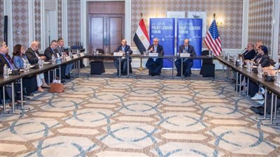 رئيس اقتصادية قناة السويس يشارك بمائدة مستديرة بعنوان 