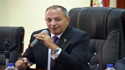 محافظ بورسعيد يبحث خطة تطوير الكورنيش والشاطئ بما يواكب المظهر الحضاري