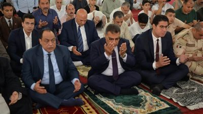 محافظ الدقهلية والقيادات الأمنية والتنفيذية يؤدون صلاة عيد الأضحى المبارك 