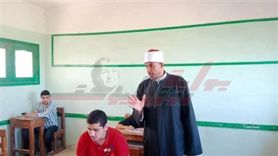 شهاوي يتابع أداء امتحان «الفيزياء» لطلاب الثانوية الأزهرية 