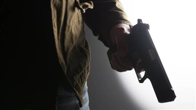 إصابة مدرس بطلق ناري بسبب خلافات مالية مع مزارع بسوهاج