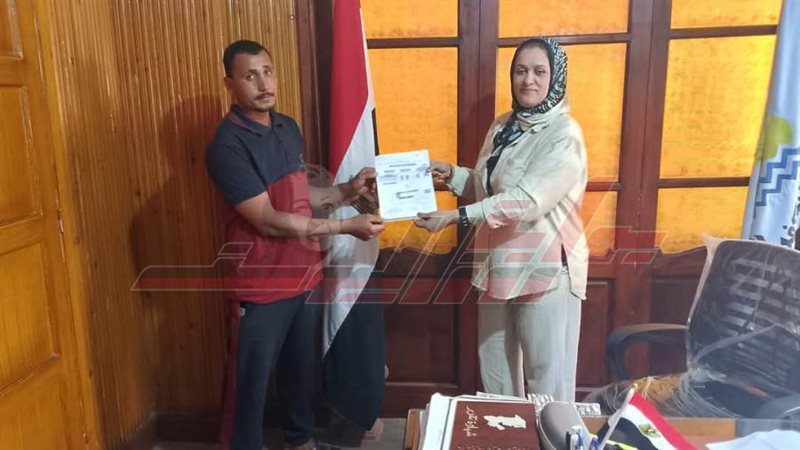 تسليم نماذج 8