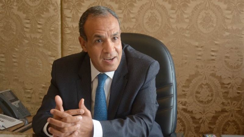 الدكتور بدر عبد العاطى