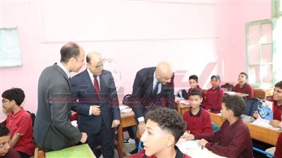 رفع الإشغالات من كافة الشوارع المؤدية للمدارس بكفر الشيخ 