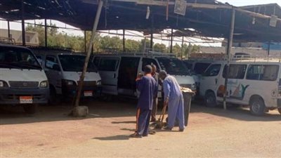 أسوان: لجنة السيرفيس تكثف عملها وتضبط 27 سيارة مخالفة لخطوط السير وتوقيع الغرامات المالية الفورية