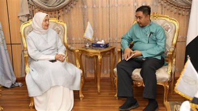 مستشارة شيخ الأزهر تبحث سبل التعاون العلمي مع وفد جامعة العلوم الإسلامية الماليزية