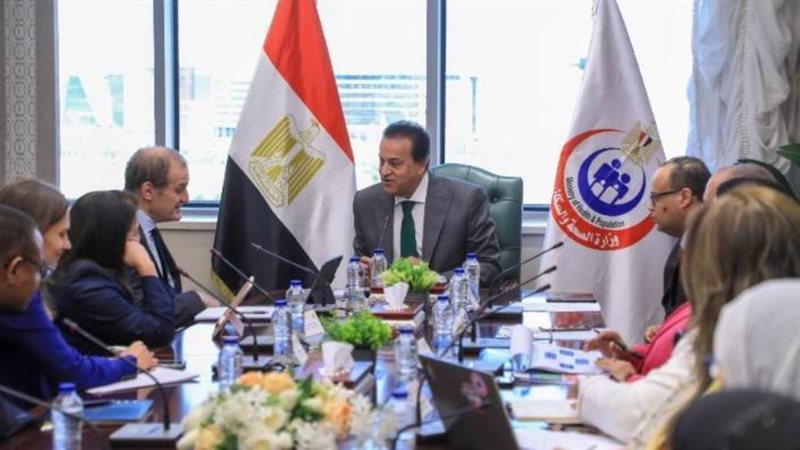 اجتماع وزير الصحة