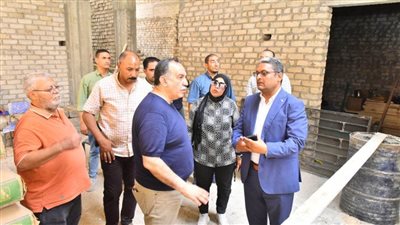 محافظ أسيوط يتفقد مشروع السوق الحضارية بأبنوب تمهيدًا لنقل الباعة الجائلين