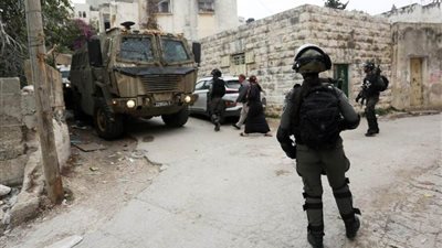 قوات الاحتلال الإسرائيلي تقتحم قرية 